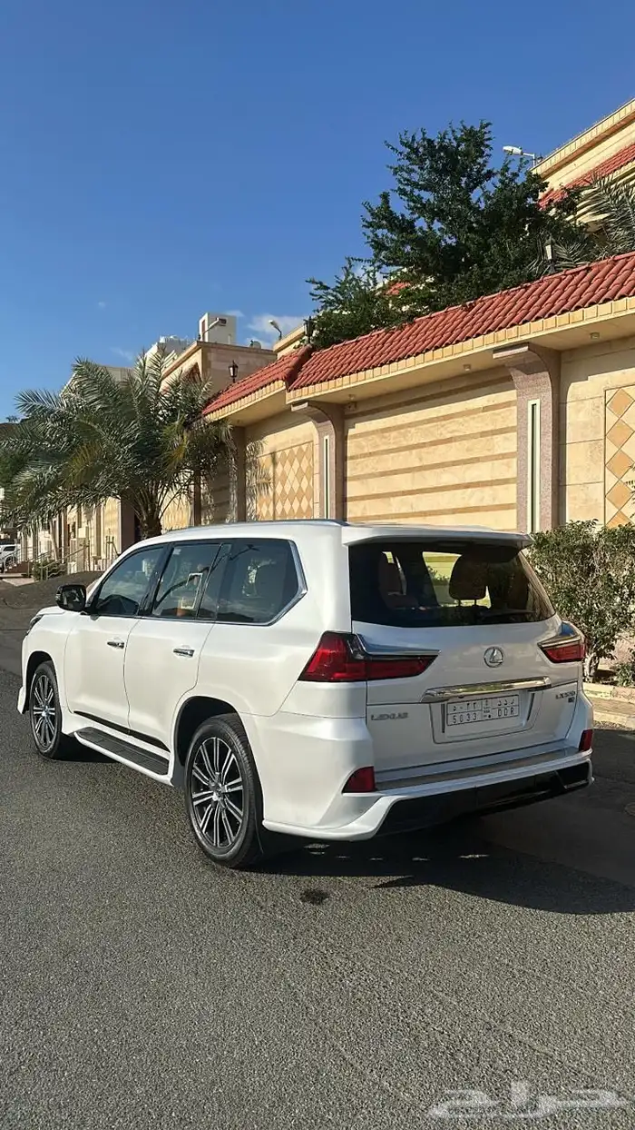 لكزس LX 570 فل كامل 2019 3