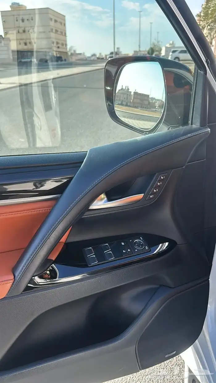 لكزس LX 570 فل كامل 2019 14