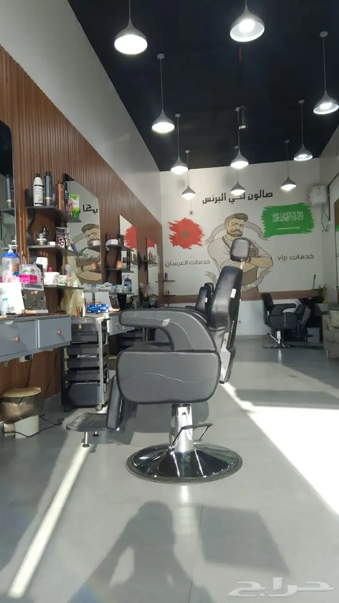 للبيع اثاث حلاق كامله 0
