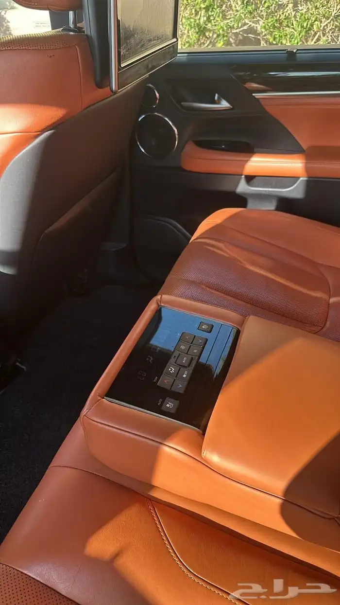 لكزس LX 570 فل كامل 2019 23