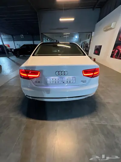2014 اودي A8 23