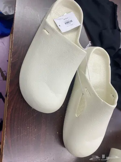 ملابس 28