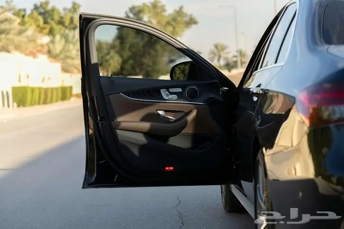 مرسيدس E300 م 2021 شبه جديد أول مالك 30