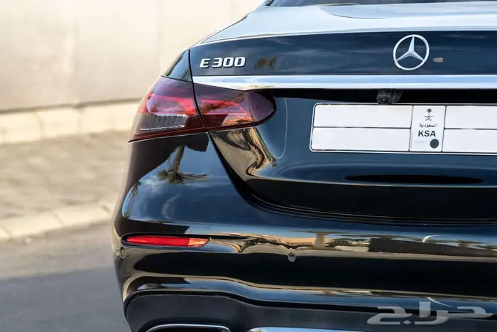 مرسيدس E300 م 2021 شبه جديد أول مالك 6