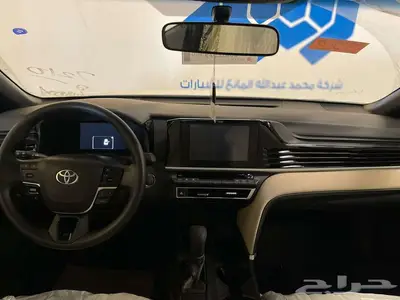 تويوتا كامري E بنزين 2025 5