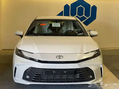 تويوتا كامري E بنزين 2025 0
