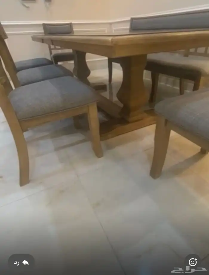 طاولة طعام من أشلي شبه جديدة 0