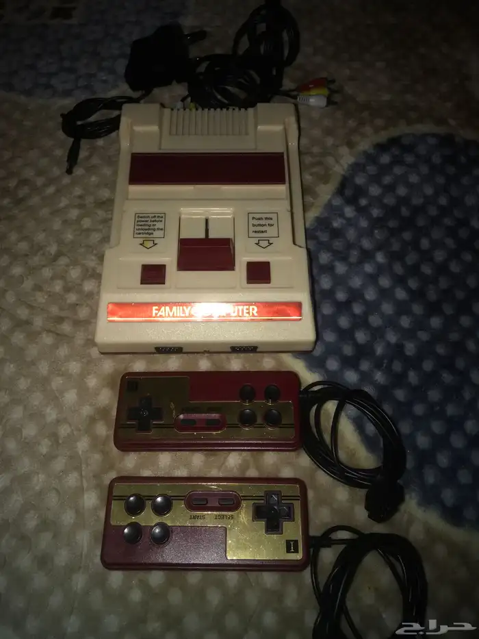 كمبيوتر العائله جهاز العاب 1