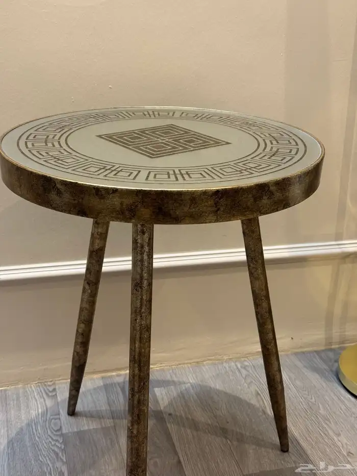 طاولة زينه 1