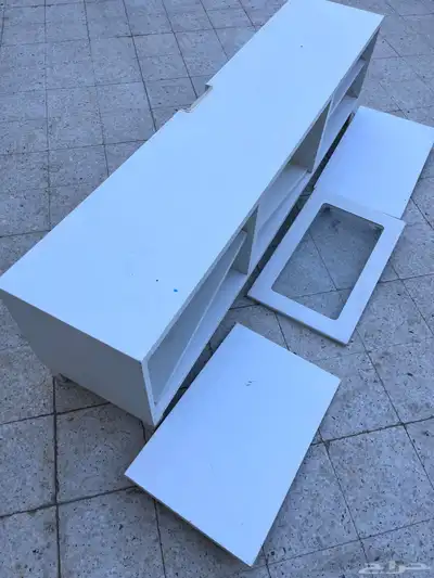 طاولة تلفزيون  أبيض من IKEA 1