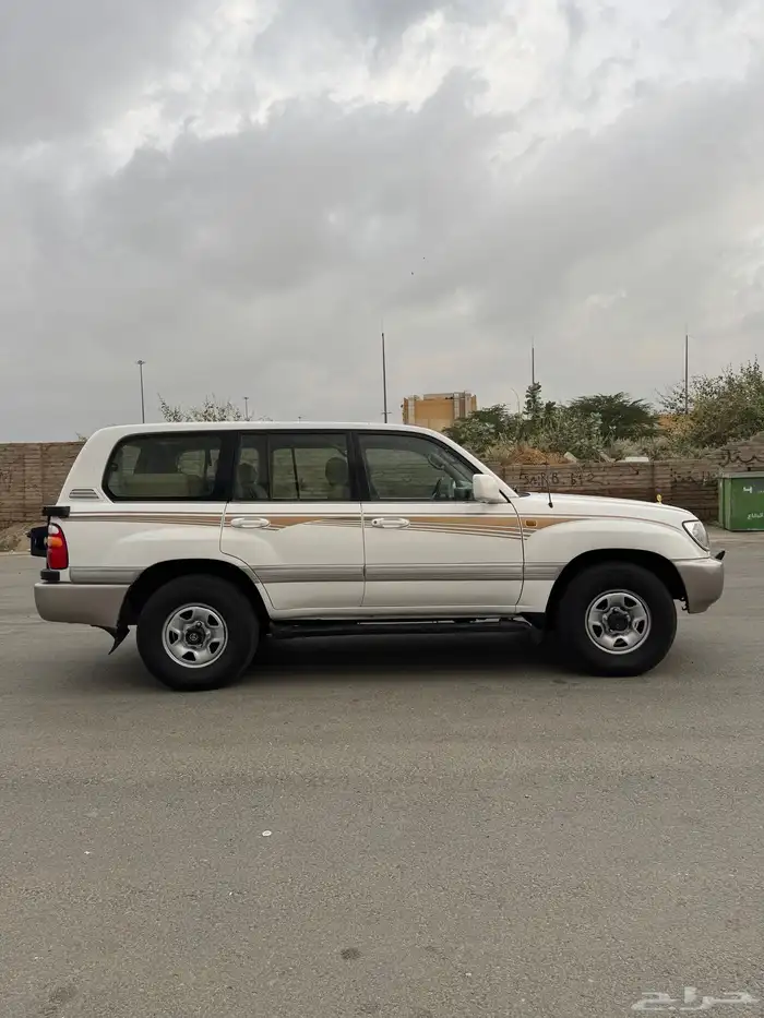 لاندركروزر VXR 99 فل كامل تم البيع 14