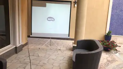 تأجير بروجكتر   شاشة عرض   سماعة 2
