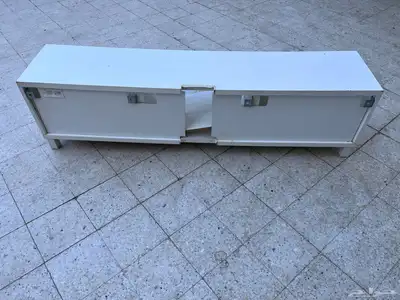 طاولة تلفزيون  أبيض من IKEA 3