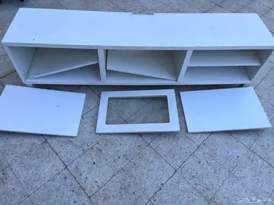 طاولة تلفزيون  أبيض من IKEA 2
