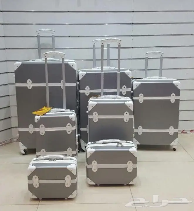 عروض على شنط سفر البيع بالجمله 66