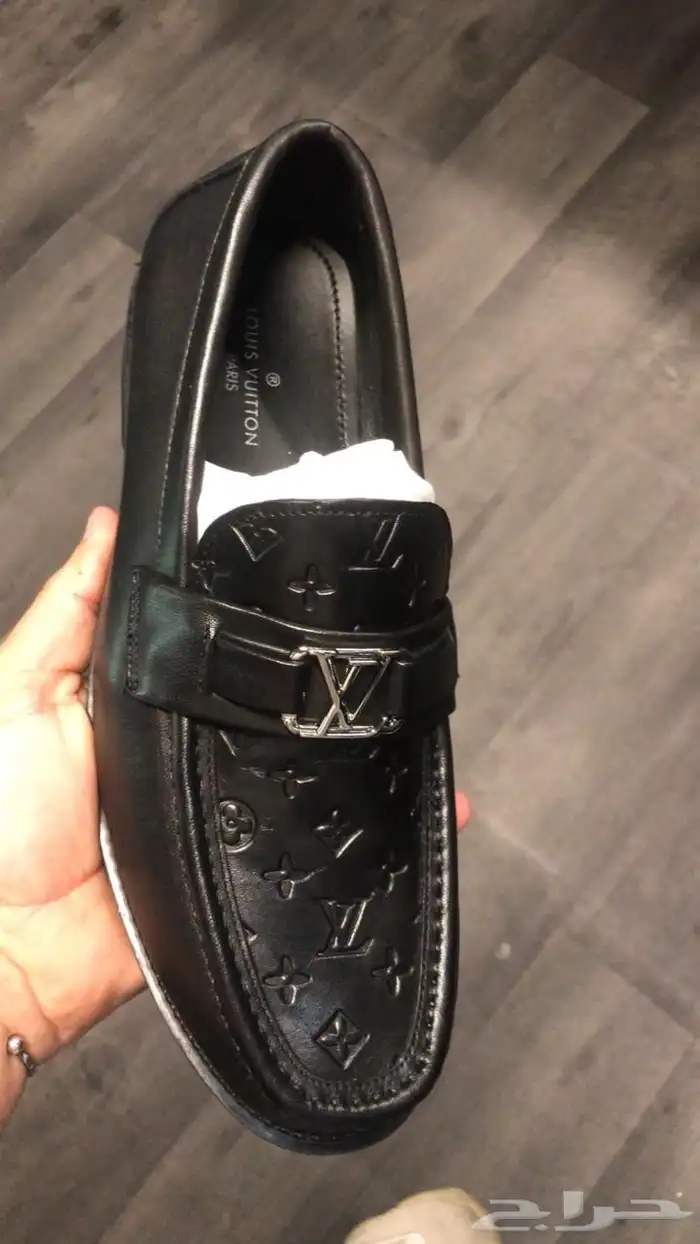 شوزات ماركات عالميه 21