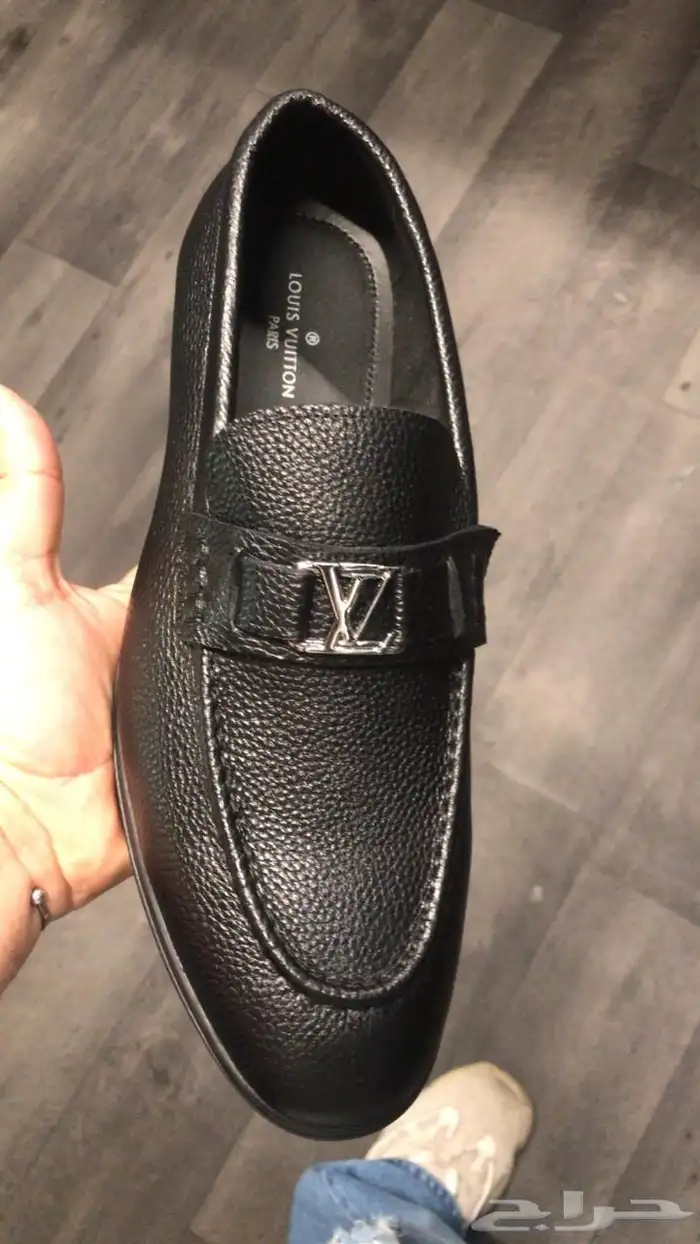 شوزات ماركات عالميه 22
