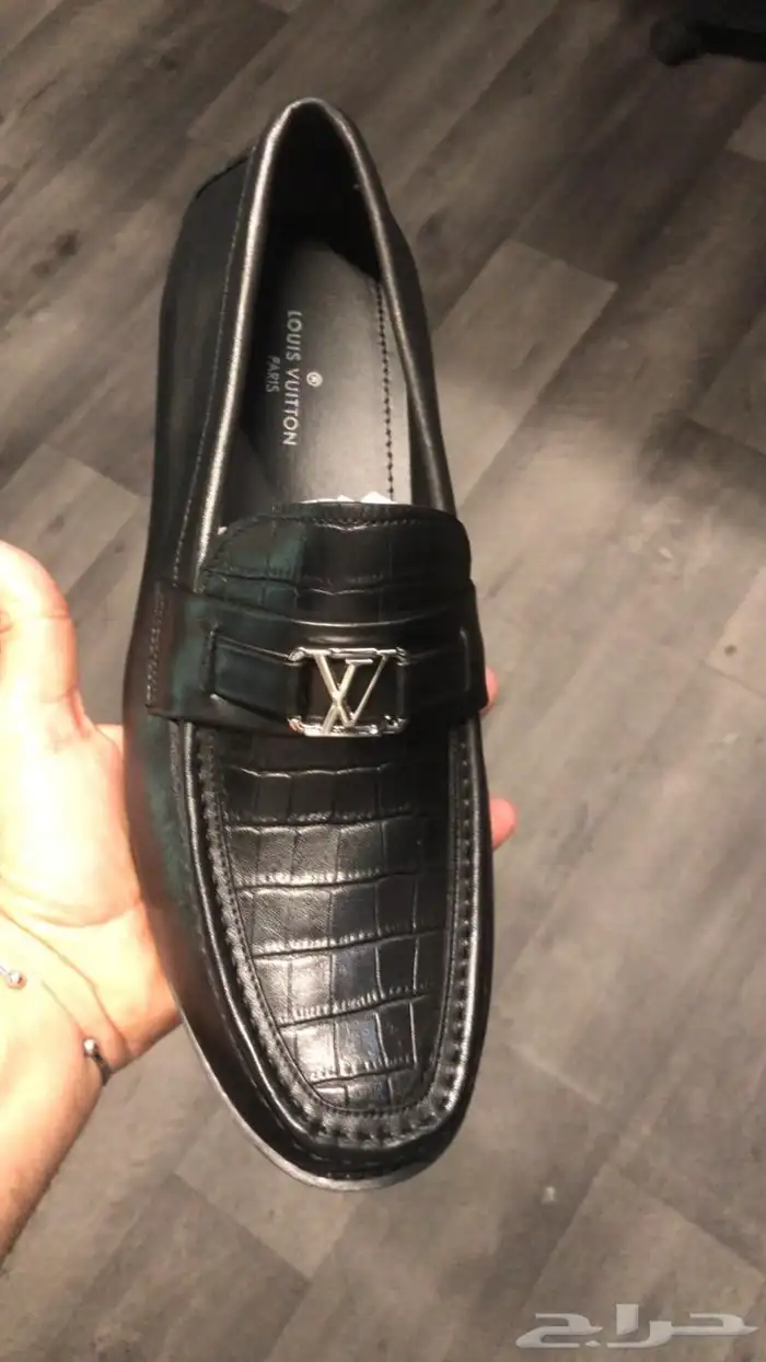 شوزات ماركات عالميه 23