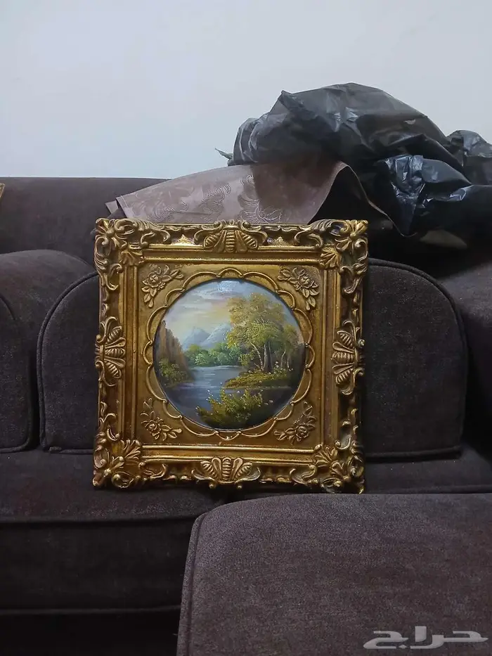 لوحات جداريه فخمه وساعه طاوله وشمعدان 2 وابجوره ومزهريه 2