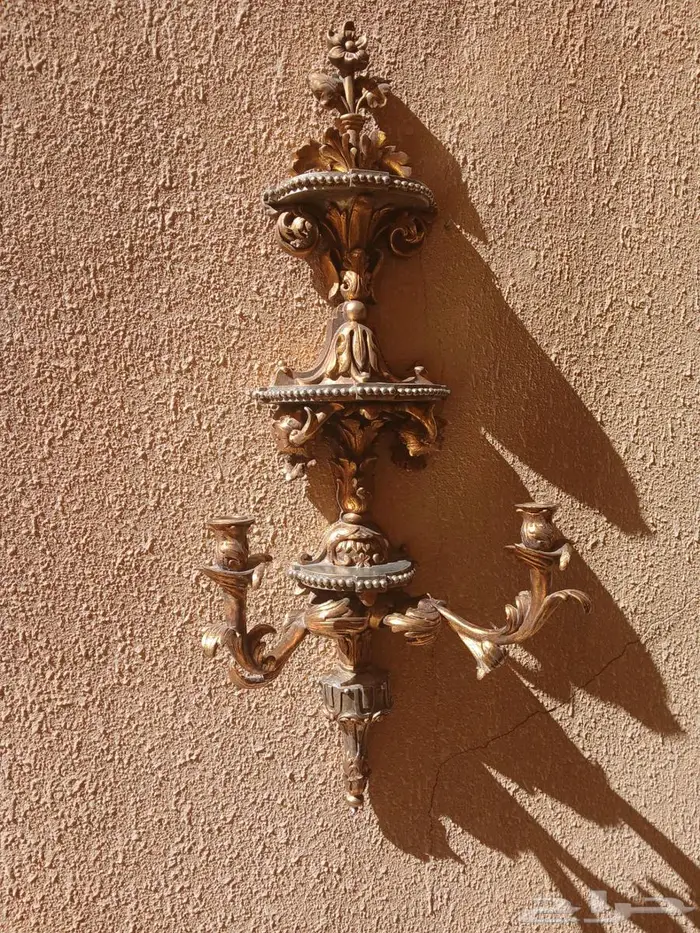 لوحات جداريه فخمه وساعه طاوله وشمعدان 2 وابجوره ومزهريه 1