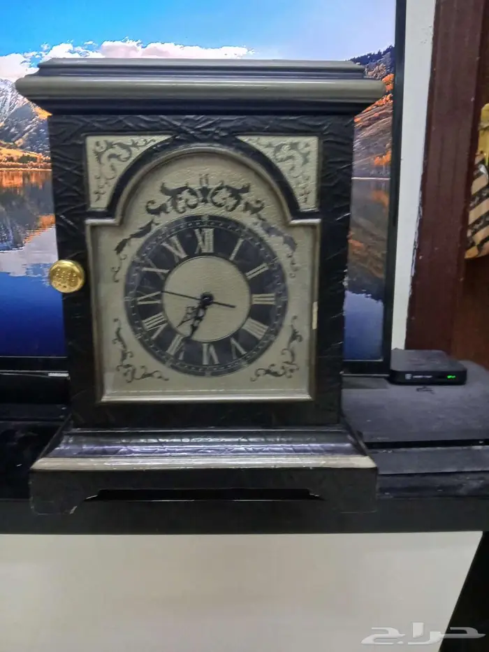 لوحات جداريه فخمه وساعه طاوله وشمعدان 2 وابجوره ومزهريه 0