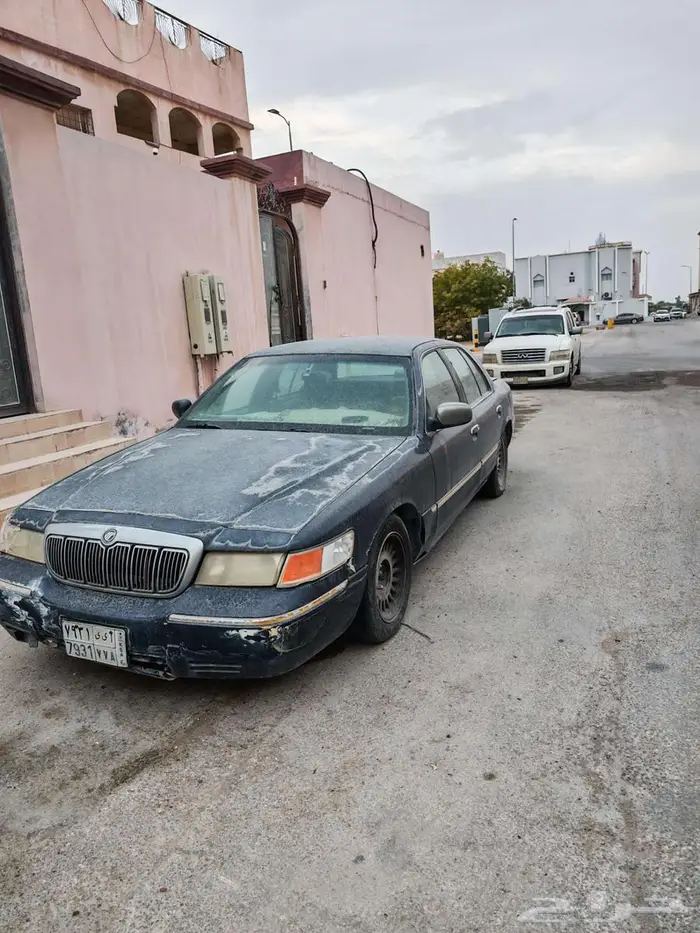 فورد قراند ماركيز 2000 0