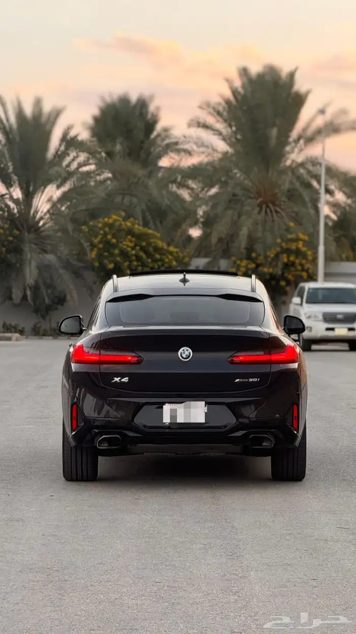 بي ام دبليو BMW x4 اسود 5