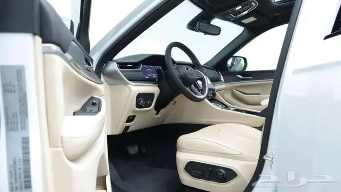 جيب جراند شيروكي ليميتيد 2023 8