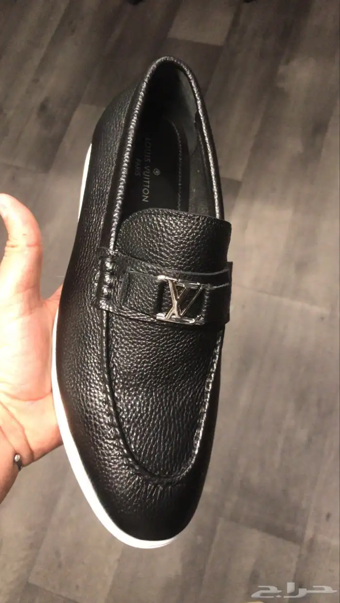 شوزات ماركات عالميه 31