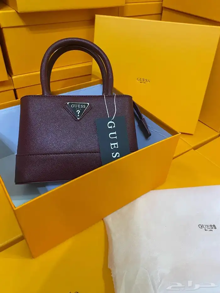 شنط برادا   جيس   كوتش   شانيل توري بورش   مع الملحقات 34