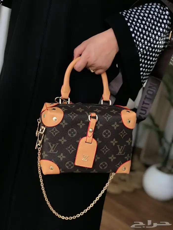 شنط برادا   جيس   كوتش   شانيل توري بورش   مع الملحقات 70