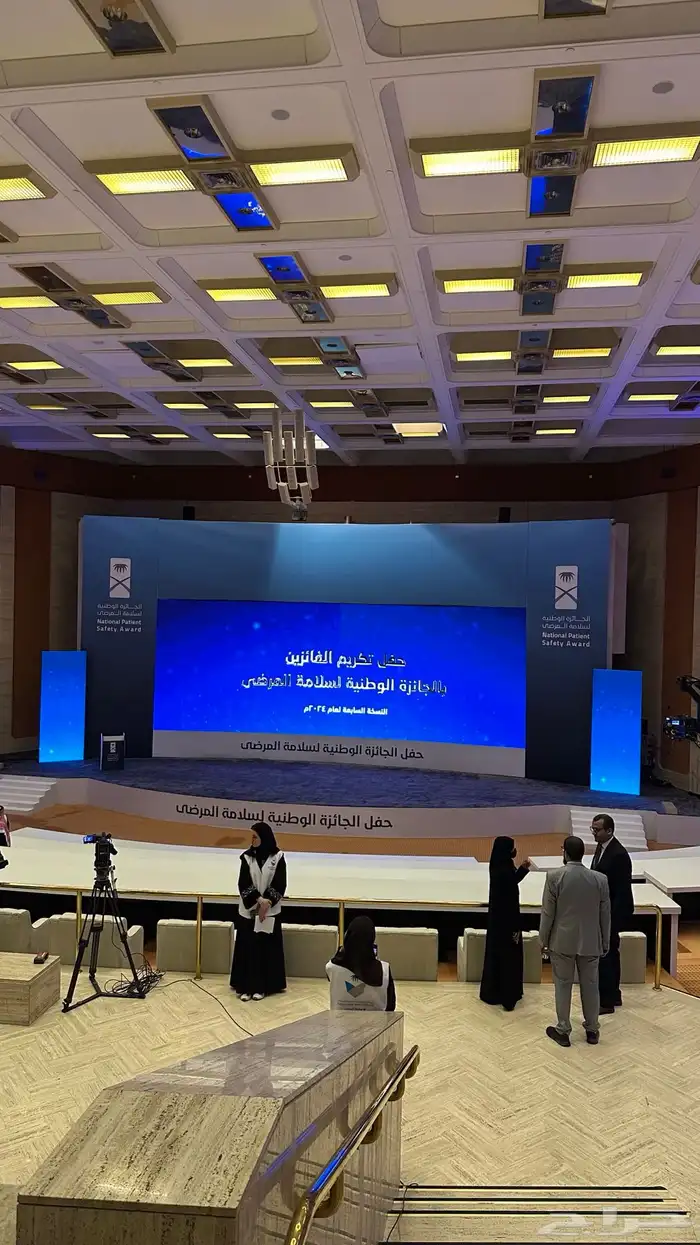 شاشات p2.6 - شاشات p1.9 - اضاءات - سستم صوت 1