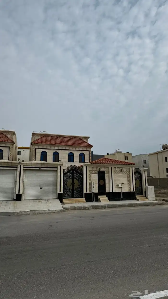 للبيع فيلا في الخبر حي الشراع المساحه 437 0