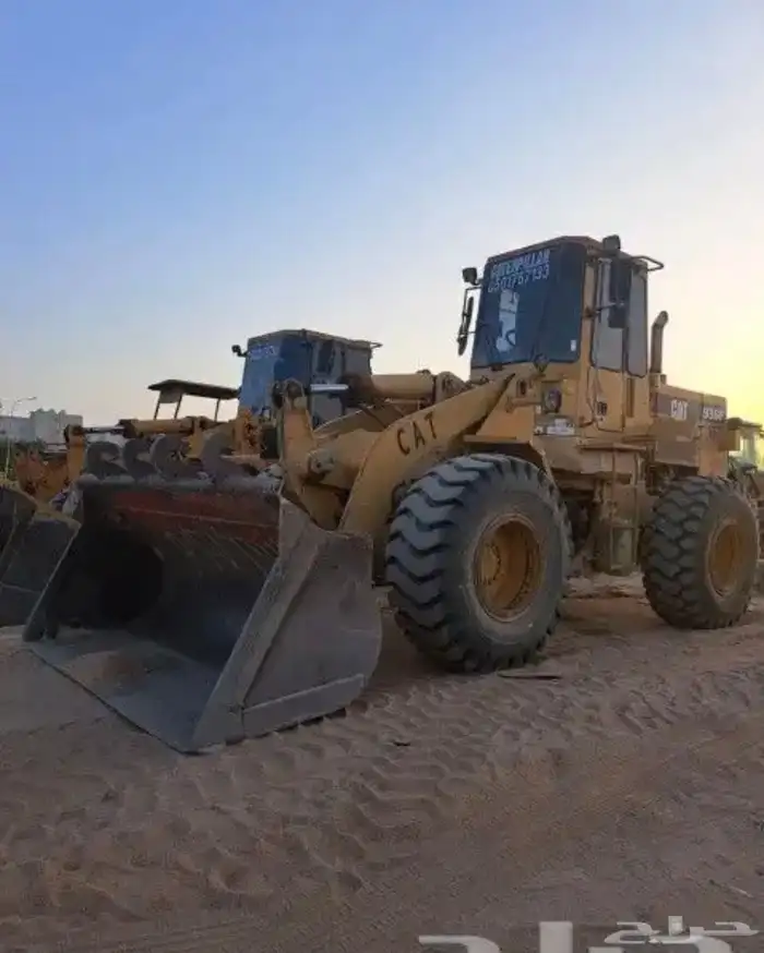 شيول وقلابات وبوكلين وتريلات للحفر والدفن وازالة المخلفات 3