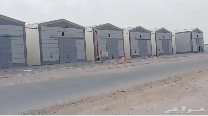 مستودعات جاهزه و اراضي برخصة مستودع بمساحات مختلفة 0