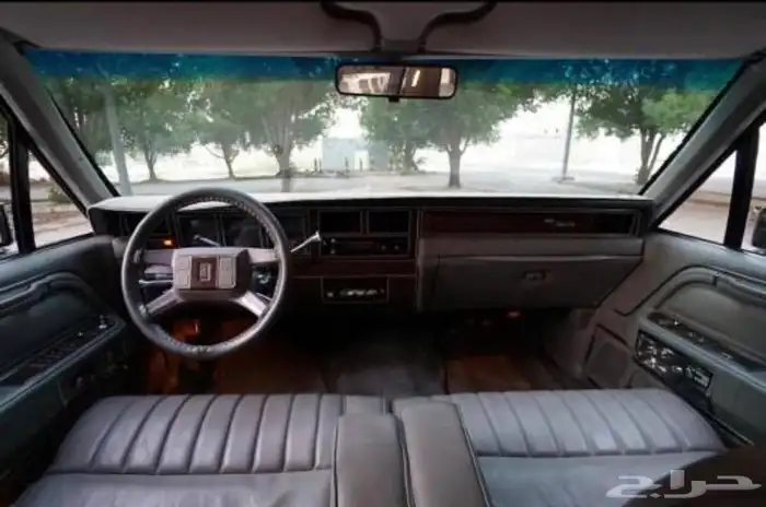 لينكون تاون كار 1988 مخزنة عدادها 80 الف فقط 3