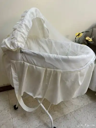 اغراض اطفال سرير ومشاية 0