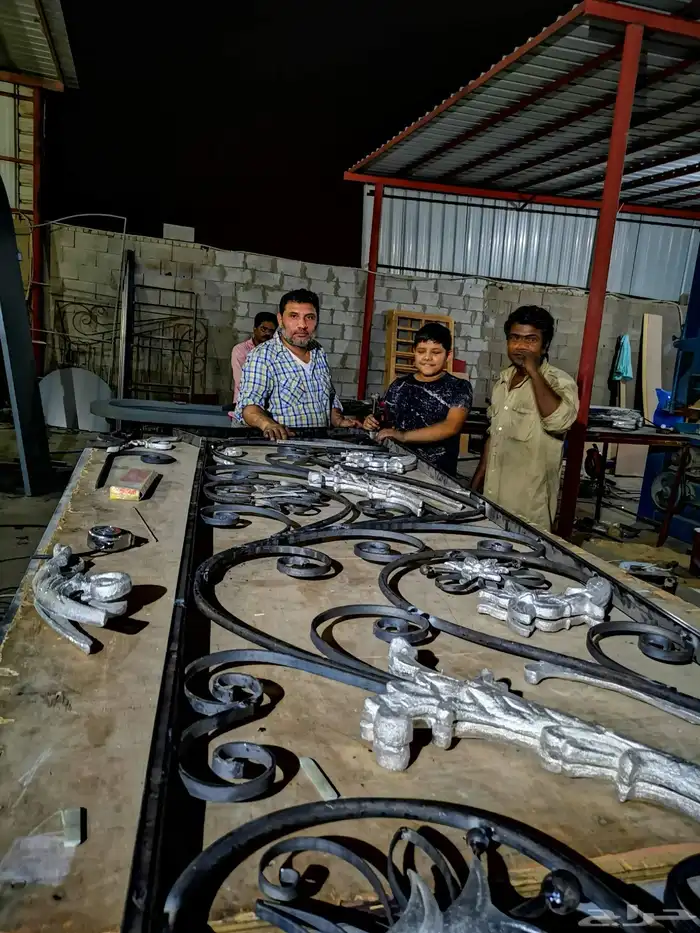 حداد في جده ابواب حديد شبابيك حماية مظلات سلالم دربزين 20