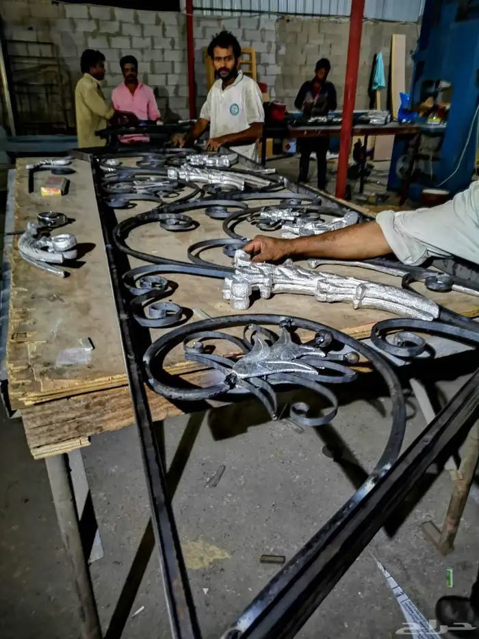 حداد في جده ابواب حديد شبابيك حماية مظلات سلالم دربزين 23