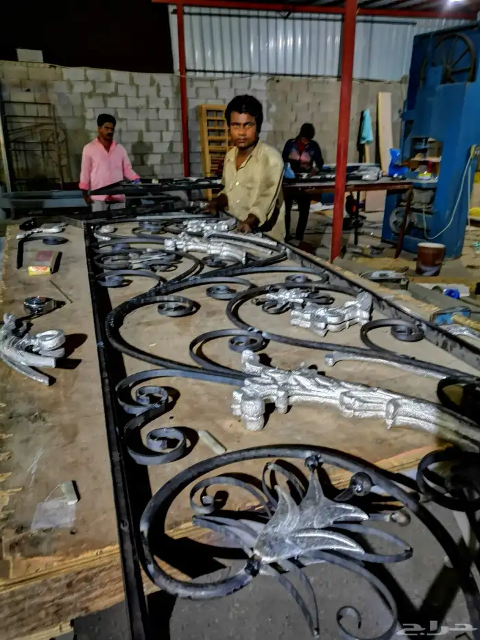 حداد في جده ابواب حديد شبابيك حماية مظلات سلالم دربزين 19