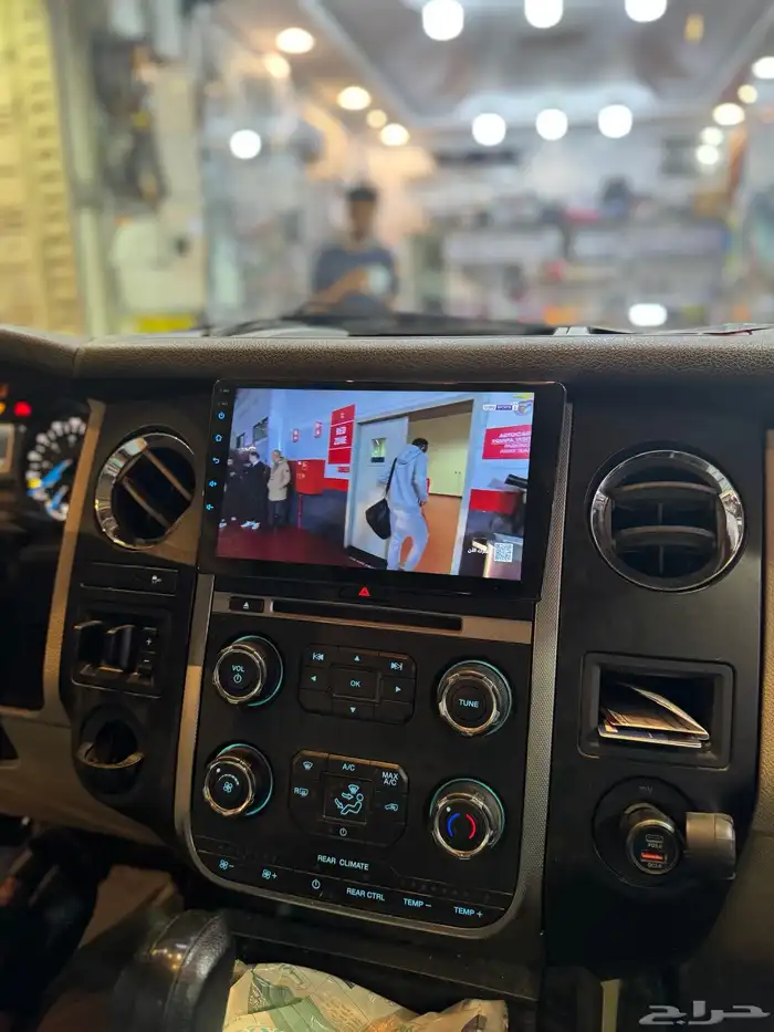 شاشة فورد اكسبيدشن 2016 1