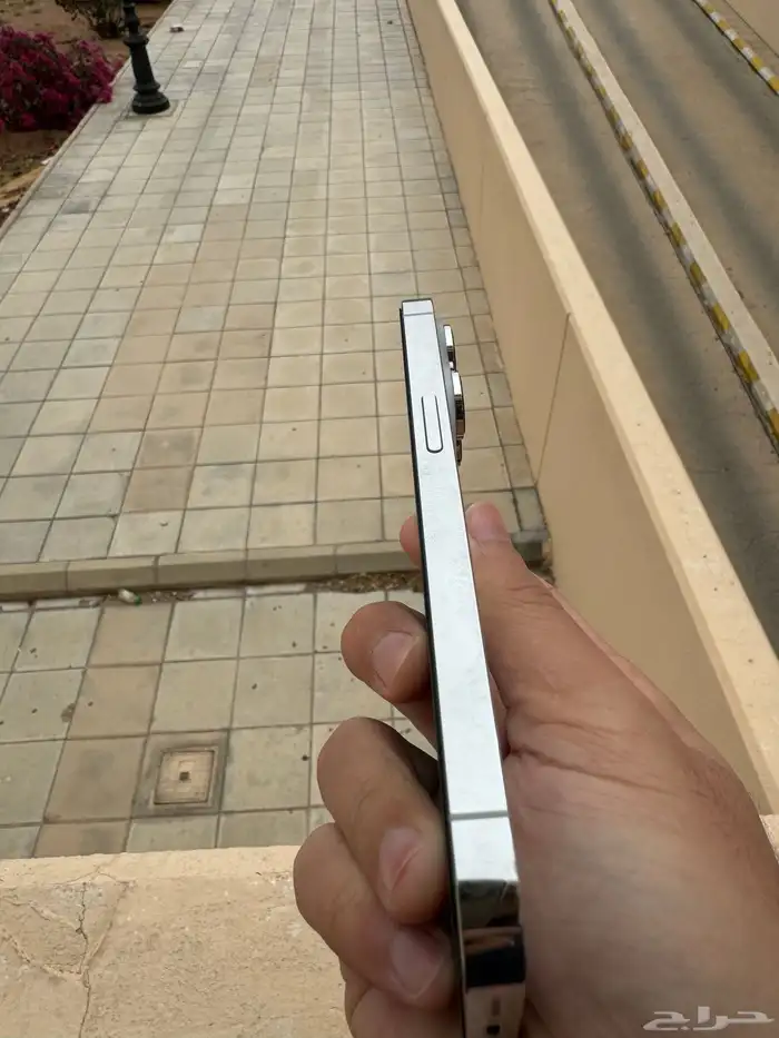 مباع   iPhone 14 pro 256 2