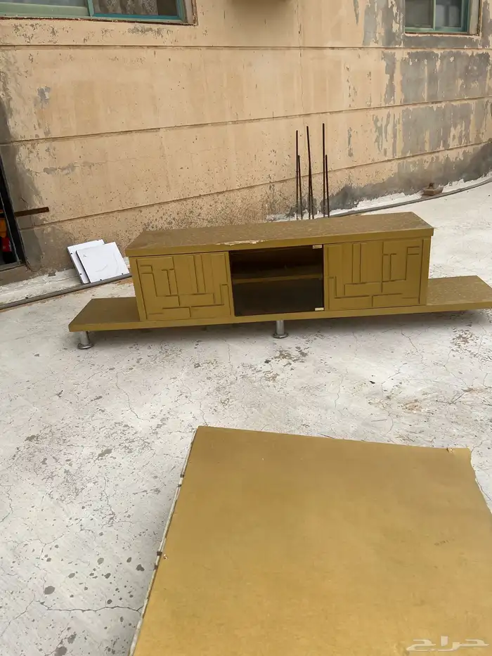 طاولة تلفزيون 1