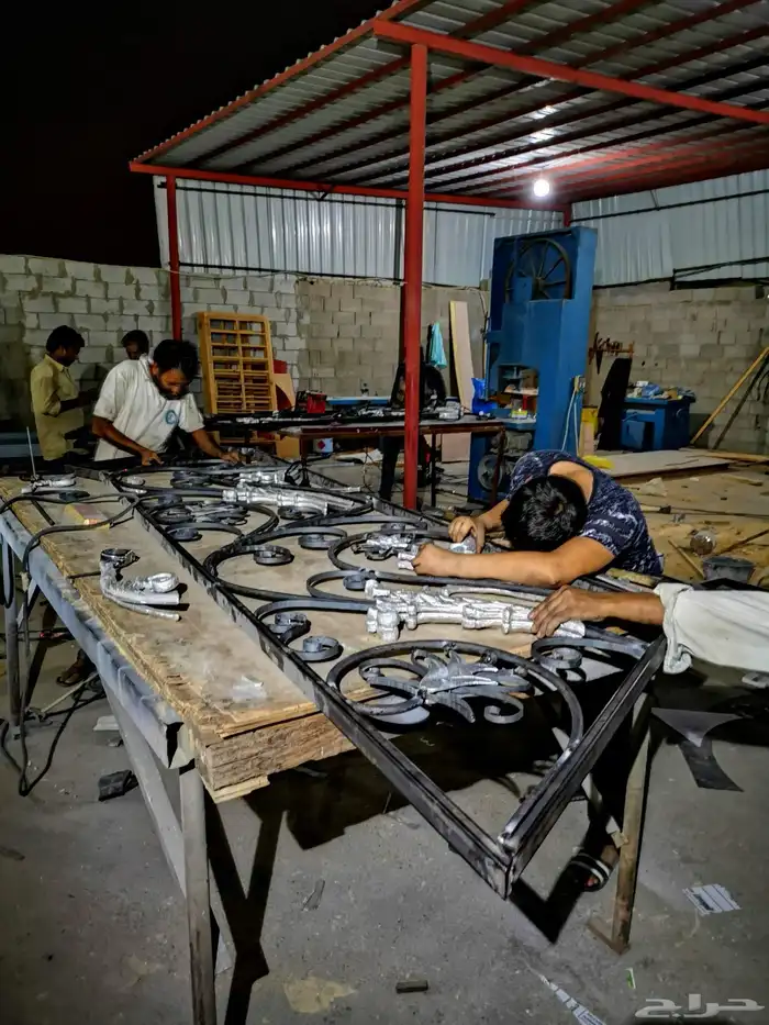 حداد في جده ابواب حديد شبابيك حماية مظلات سلالم دربزين 24