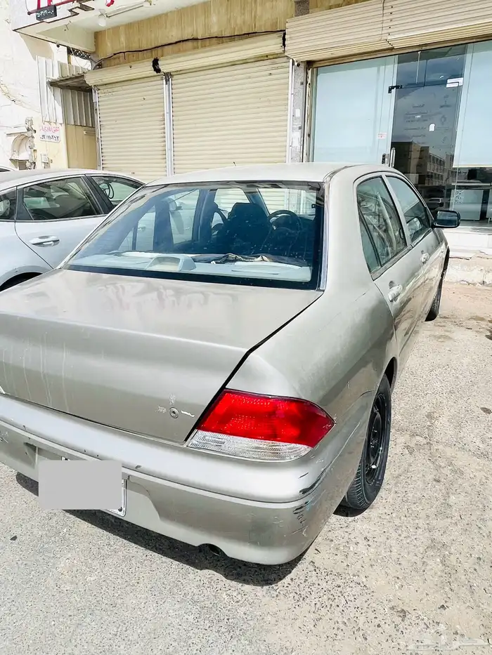 سياره لانسر مستبيتشي 1