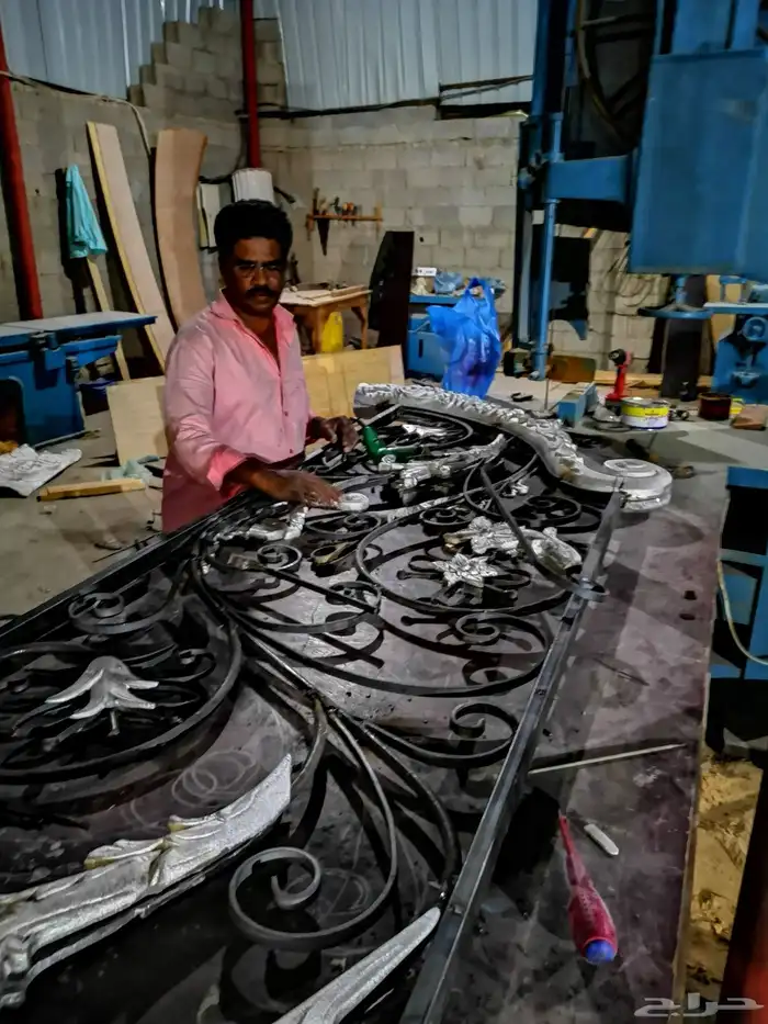 حداد في جده ابواب حديد شبابيك حماية مظلات سلالم دربزين 22