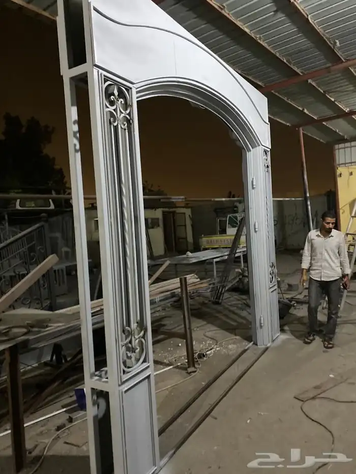 حداد في جده ابواب حديد شبابيك حماية مظلات سلالم دربزين 4