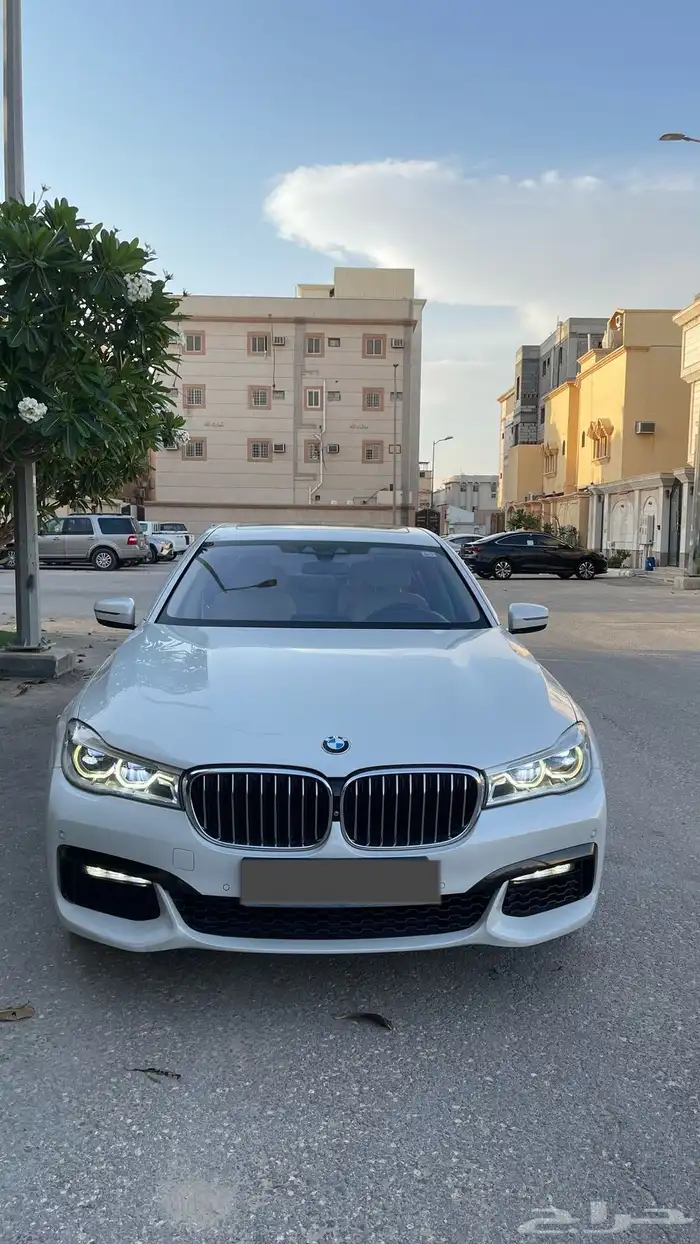 بي ام دبليو2016 الممشى141الف750Li 8