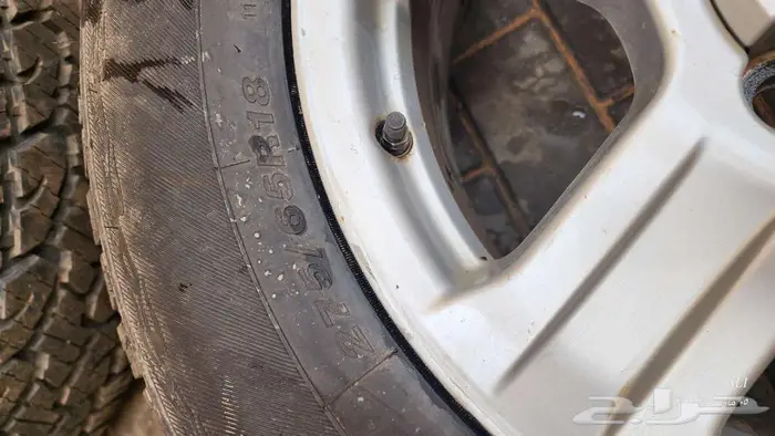 جنوط تندرا سيكويا اصلي مع كفرات جديدة 275 65 18 3