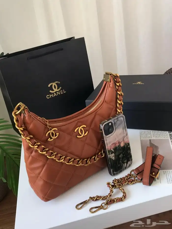 شنط ماركات للعيد شانيل   بولين  ميو ميو 12